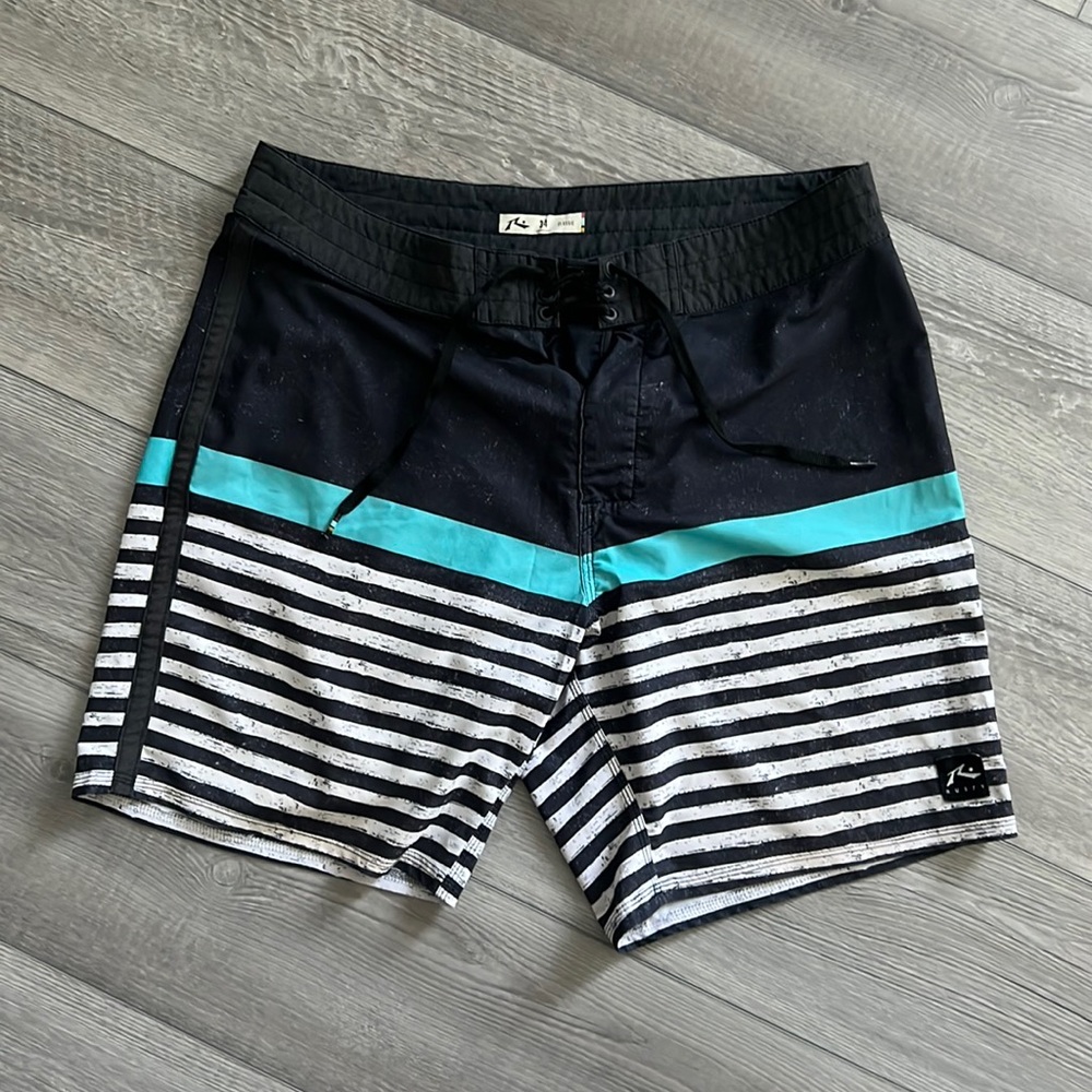 Men’s rusty board shorts